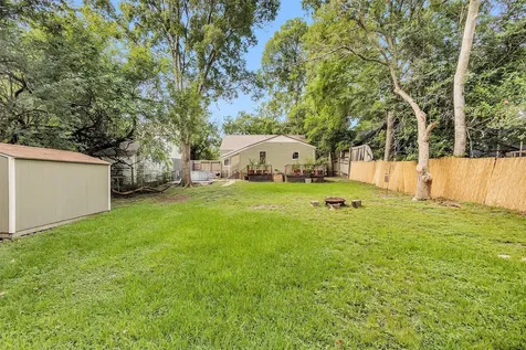 1720 18th Street Huntsville TX 77340