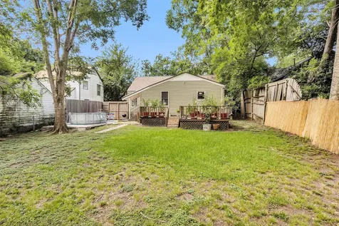 1720 18th Street Huntsville TX 77340