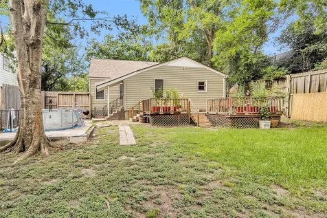 1720 18th Street Huntsville TX 77340