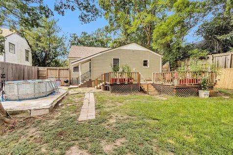 1720 18th Street Huntsville TX 77340
