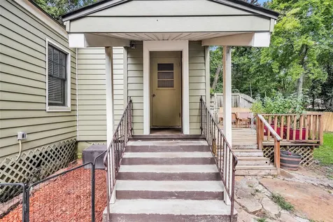 1720 18th Street Huntsville TX 77340