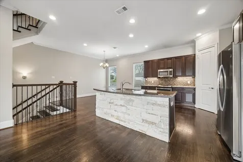 1105 E 27th Street B Houston TX 77009