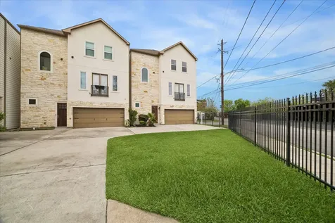 1105 E 27th Street B Houston TX 77009