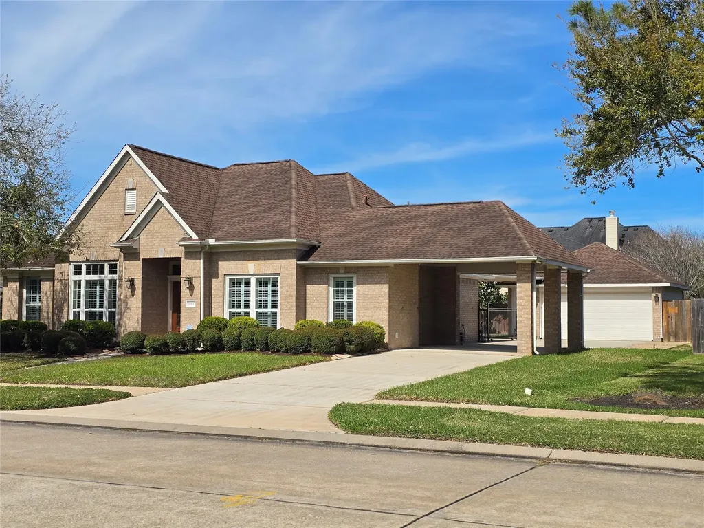 1813 Sandy Lake Drive Friendswood TX 77546