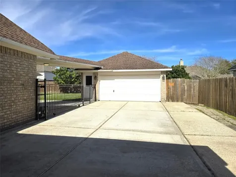 1813 Sandy Lake Drive Friendswood TX 77546