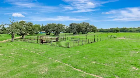 16297B State Highway 111 E Yoakum TX 77995