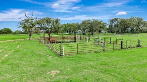 16297B State Highway 111 E Yoakum TX 77995