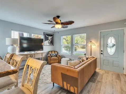 7121 Avenue P 1/2 Galveston TX 77551