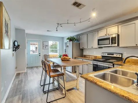 7121 Avenue P 1/2 Galveston TX 77551