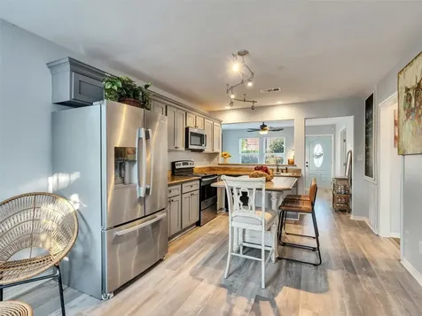 7121 Avenue P 1/2 Galveston TX 77551