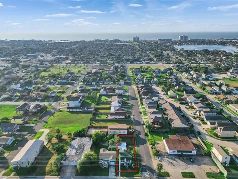 7121 Avenue P 1/2 Galveston TX 77551