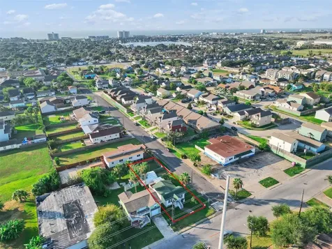 7121 Avenue P 1/2 Galveston TX 77551
