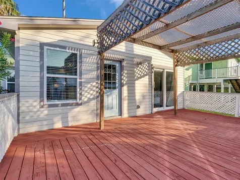 7121 Avenue P 1/2 Galveston TX 77551
