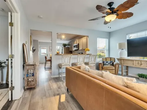 7121 Avenue P 1/2 Galveston TX 77551