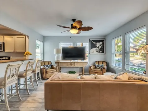 7121 Avenue P 1/2 Galveston TX 77551