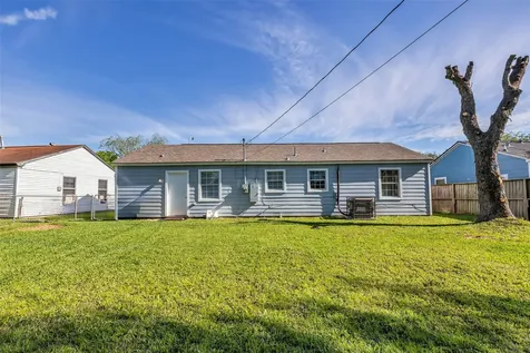 5746 Groveton Street Houston TX 77033