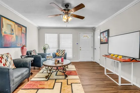 5746 Groveton Street Houston TX 77033
