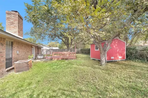 1706 Shawnee Street Navasota TX 77868