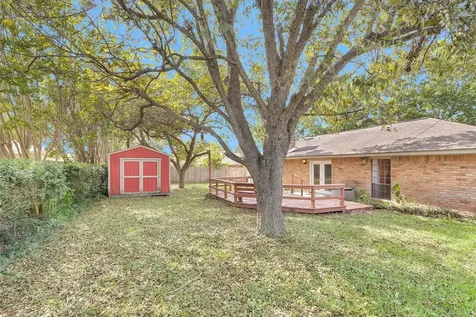 1706 Shawnee Street Navasota TX 77868