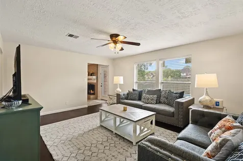 11711 Park Creek Drive Houston TX 77070
