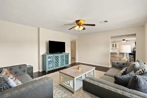 11711 Park Creek Drive Houston TX 77070