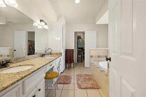 11711 Park Creek Drive Houston TX 77070
