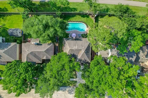 11711 Park Creek Drive Houston TX 77070
