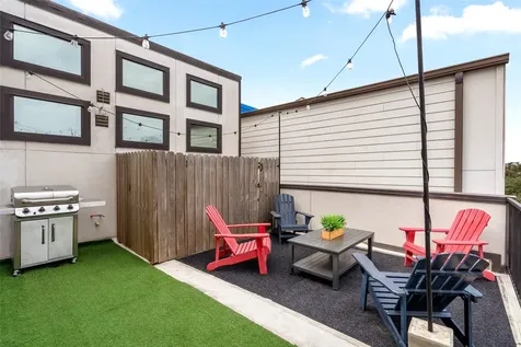 2104 Webster Street Houston TX 77003