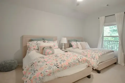 7 E Shale Creek Circle The Woodlands TX 77382