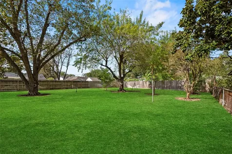 5522 Chantilly Lane Houston TX 77092