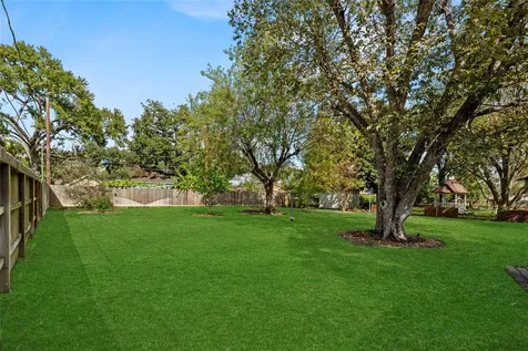 5522 Chantilly Lane Houston TX 77092