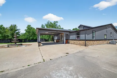 153 County Road 4907 Dayton TX 77535
