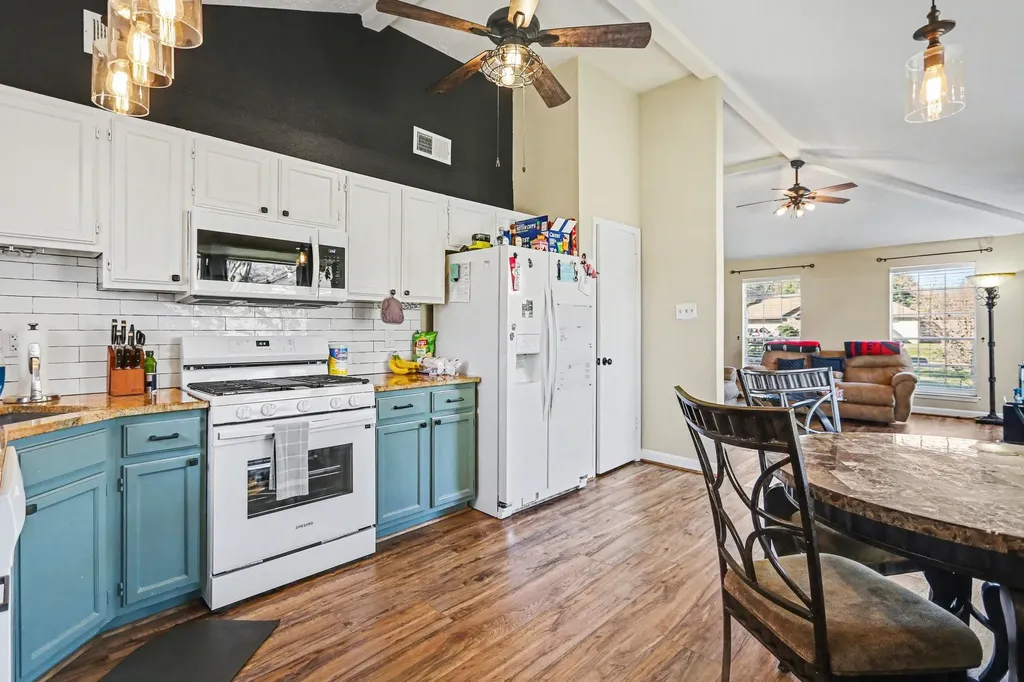 10011 Sand Pass Lane Houston TX 77064