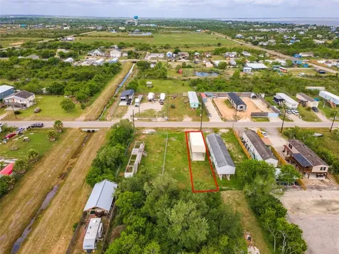 437 16th Street San Leon TX 77539