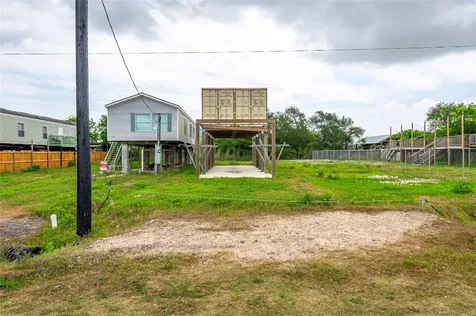 437 16th Street San Leon TX 77539