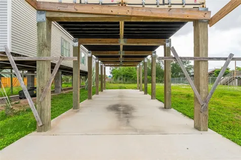 437 16th Street San Leon TX 77539