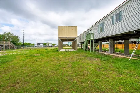 437 16th Street San Leon TX 77539