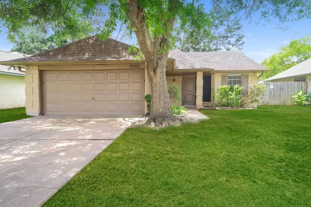 17002 Enchanted Circle E Sugar Land TX 77498