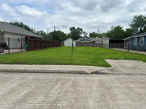 1400 Oak Street Baytown TX 77520