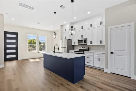 5949 Collingsworth Street Houston TX 77026