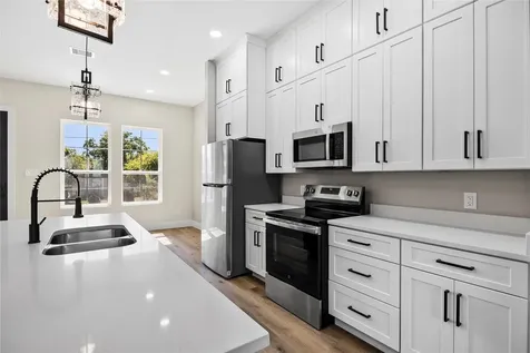 5949 Collingsworth Street Houston TX 77026