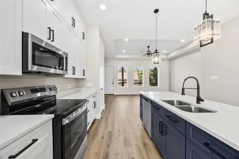 5949 Collingsworth Street Houston TX 77026