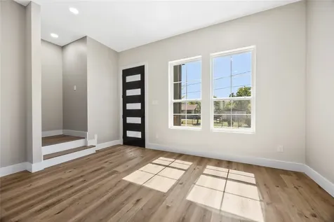 5949 Collingsworth Street Houston TX 77026