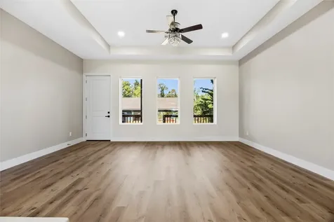 5949 Collingsworth Street Houston TX 77026