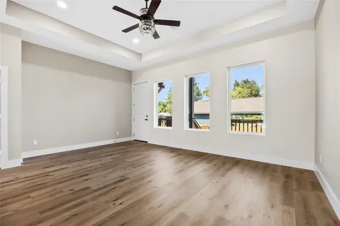 5949 Collingsworth Street Houston TX 77026