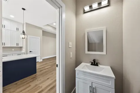 5949 Collingsworth Street Houston TX 77026