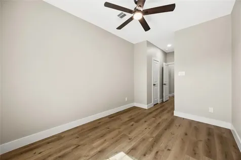 5949 Collingsworth Street Houston TX 77026