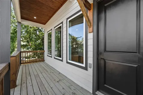 5949 Collingsworth Street Houston TX 77026