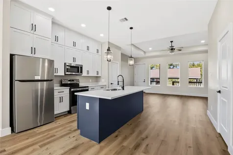 5949 Collingsworth Street Houston TX 77026