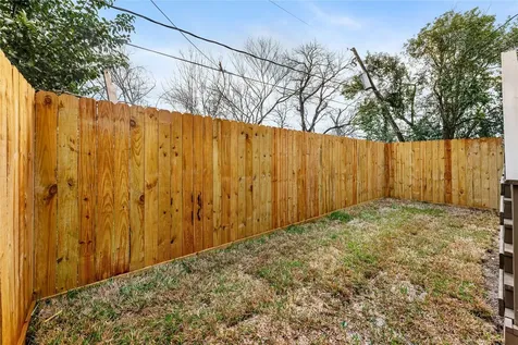 5101 Rue Street B Houston TX 77033